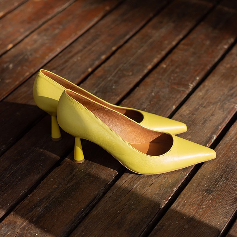 Zapato piel amarillo Vega